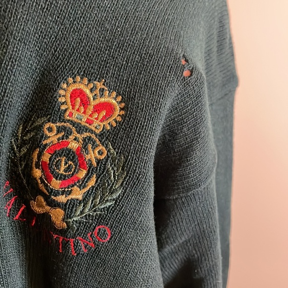 Valentino dark green sweater made in 🇮🇹 V neck with little flaws - Picture 7 of 9